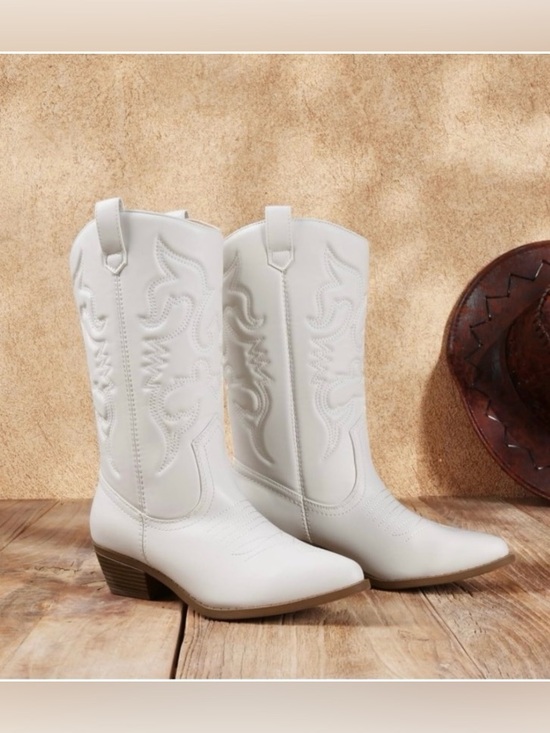 Dream Pairs Shoes - Cute White Western Cowboy Boots like new with box